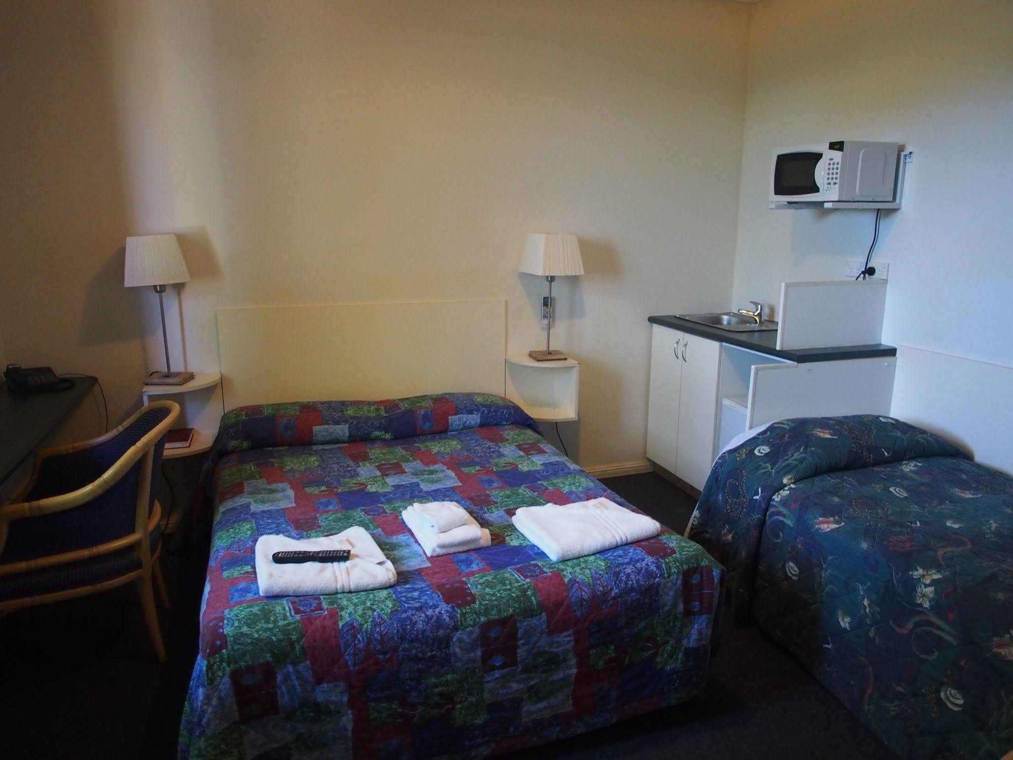 Linwood Lodge Motel Sidney Dış mekan fotoğraf