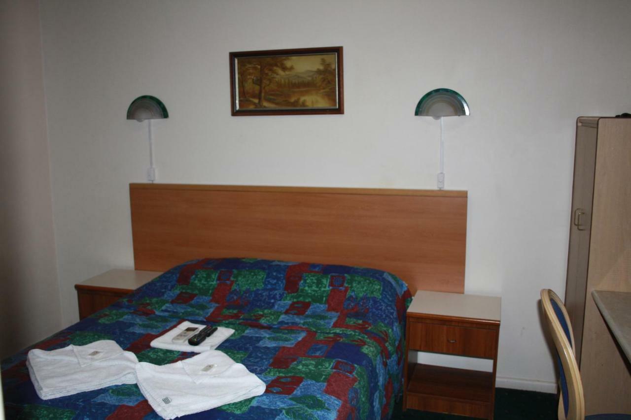 Linwood Lodge Motel Sidney Dış mekan fotoğraf